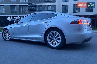 Лифтбек Tesla Model S 2016 в Львове