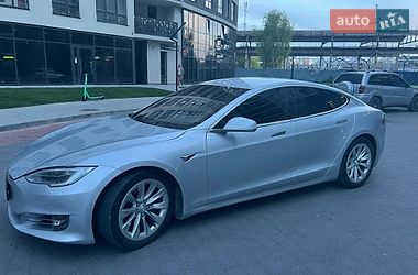 Лифтбек Tesla Model S 2016 в Львове