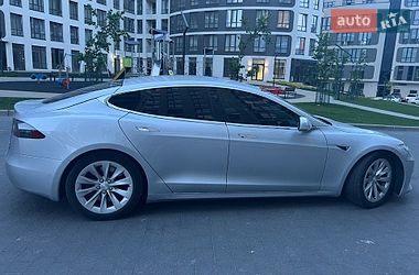 Лифтбек Tesla Model S 2016 в Львове