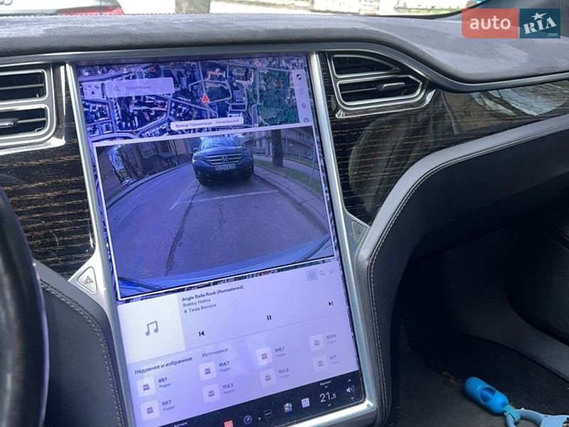 Лифтбек Tesla Model S 2016 в Львове