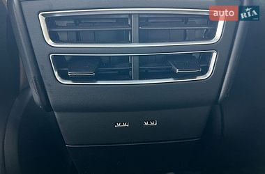 Лифтбек Tesla Model S 2017 в Ивано-Франковске