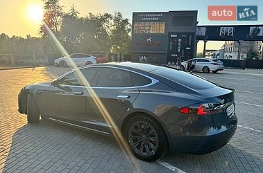 Ліфтбек Tesla Model S 2017 в Кривому Розі