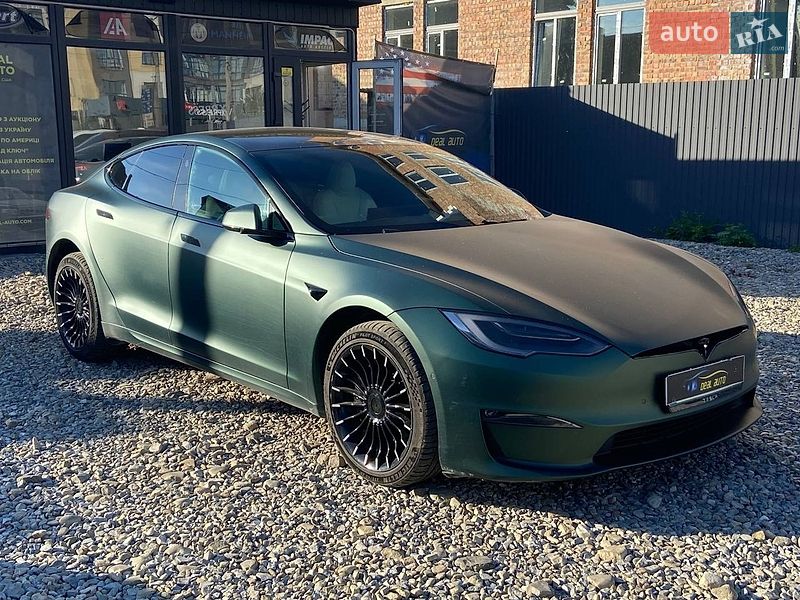 Tesla Model S 2021