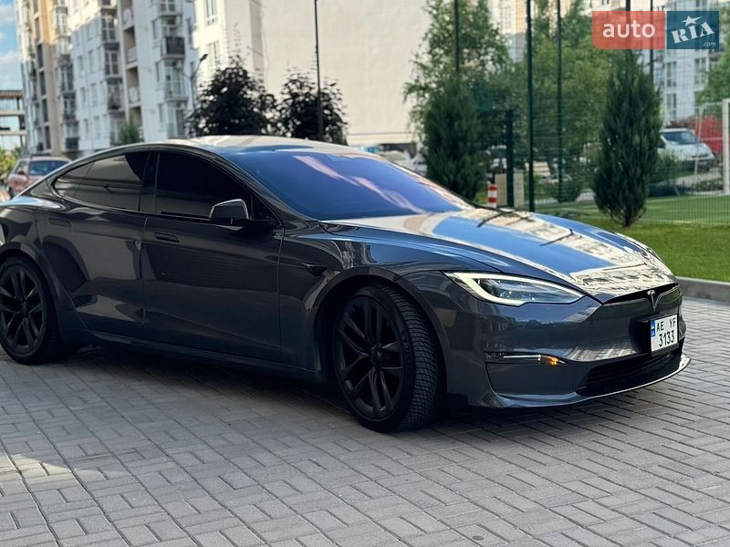 Tesla Model S 2021