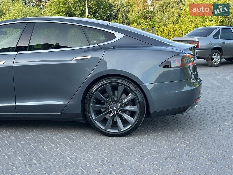 Ліфтбек Tesla Model S 2014 в Тернополі фото 27 Ліфтбек Tesla Model S 2014 в Тернополі