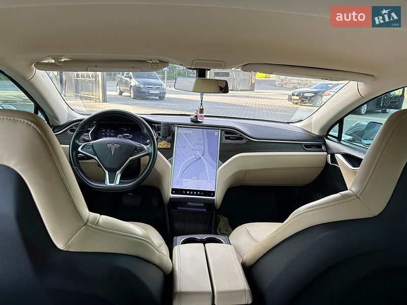 Ліфтбек Tesla Model S 2014 в Тернополі фото 39 Ліфтбек Tesla Model S 2014 в Тернополі