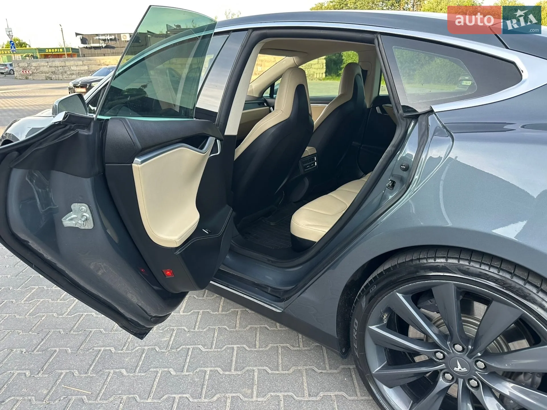 2014 Tesla Model S - мініатюра 41