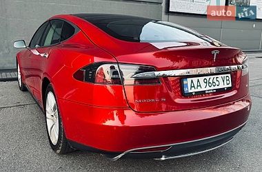 Лифтбек Tesla Model S 2014 в Киеве