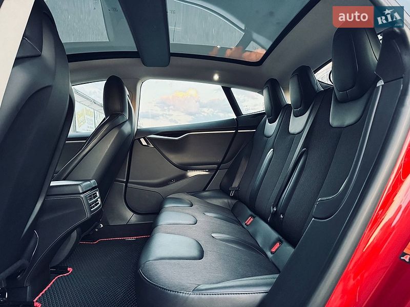 Лифтбек Tesla Model S 2014 в Киеве
