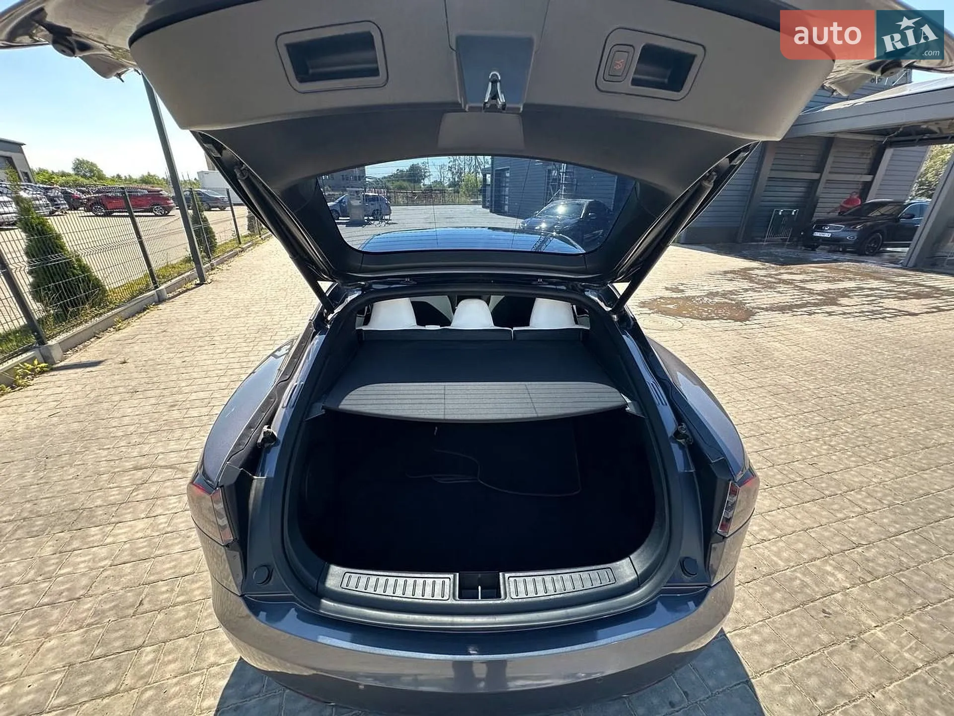 2020 Tesla Model S - мініатюра 12