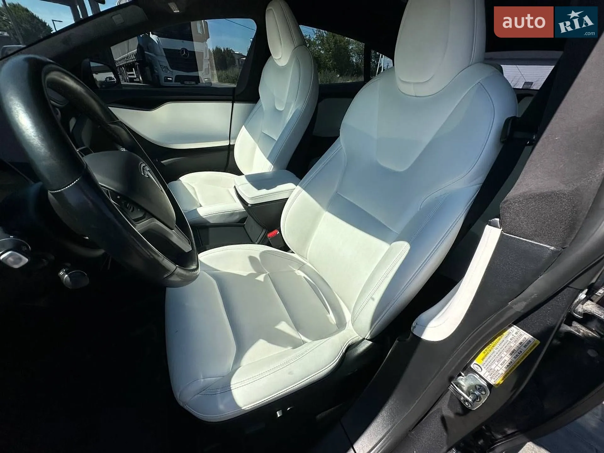 2020 Tesla Model S - мініатюра 23