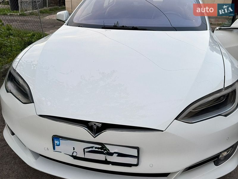 Лифтбек Tesla Model S 2016 в Хмельницком