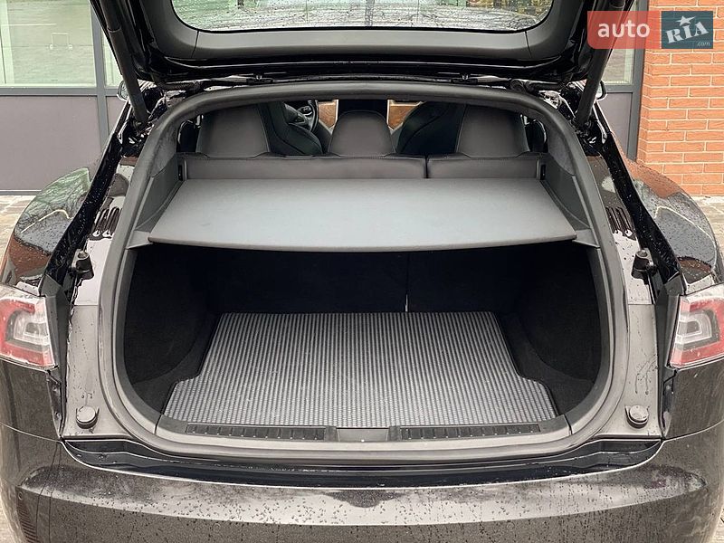 Лифтбек Tesla Model S 2019 в Киеве
