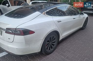 Ліфтбек Tesla Model S 2013 в Києві