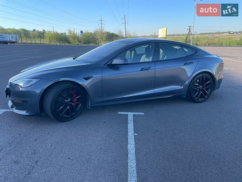 Лифтбек Tesla Model S 2023 в Ровно