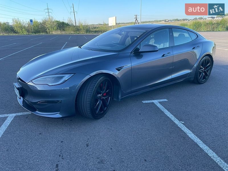 Лифтбек Tesla Model S 2023 в Ровно
