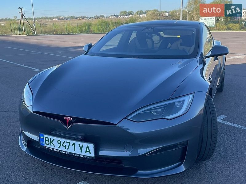 Лифтбек Tesla Model S 2023 в Ровно
