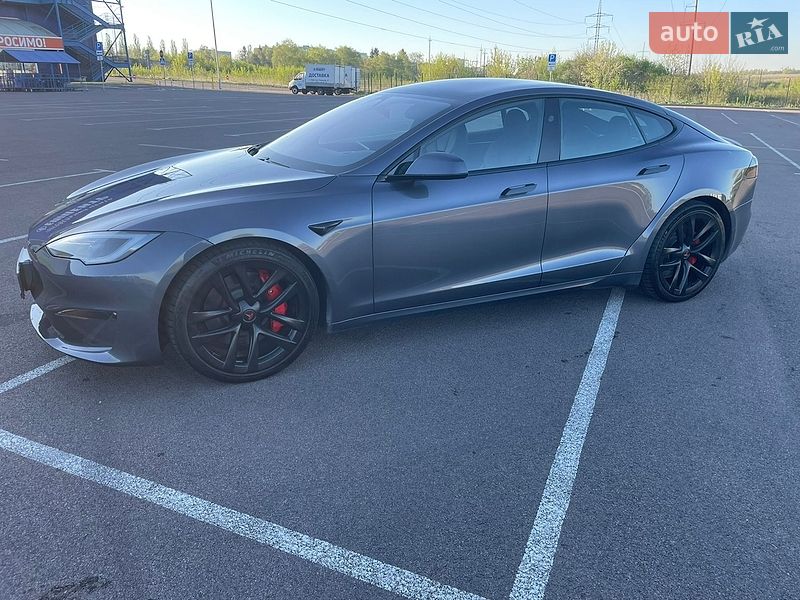 Лифтбек Tesla Model S 2023 в Ровно