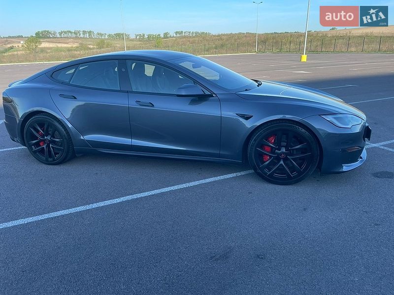 Лифтбек Tesla Model S 2023 в Ровно