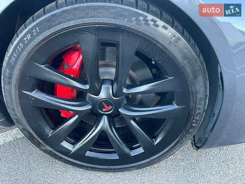 Лифтбек Tesla Model S 2023 в Ровно