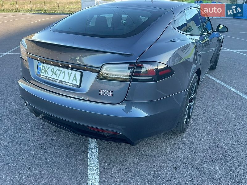Лифтбек Tesla Model S 2023 в Ровно