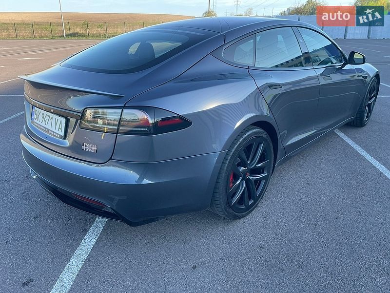 Лифтбек Tesla Model S 2023 в Ровно