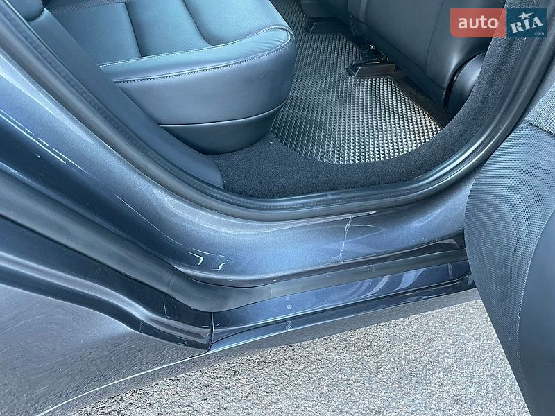 Лифтбек Tesla Model S 2023 в Ровно