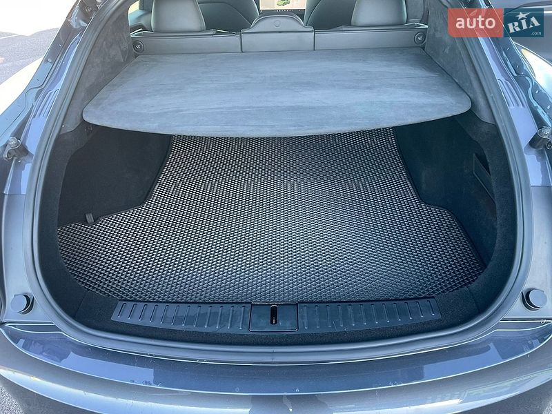 Лифтбек Tesla Model S 2023 в Ровно