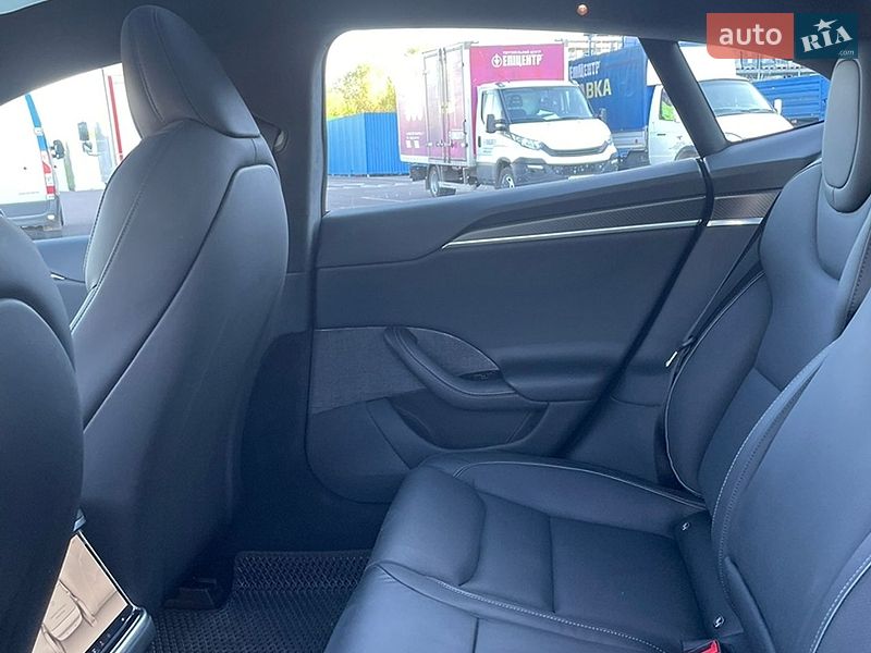 Лифтбек Tesla Model S 2023 в Ровно