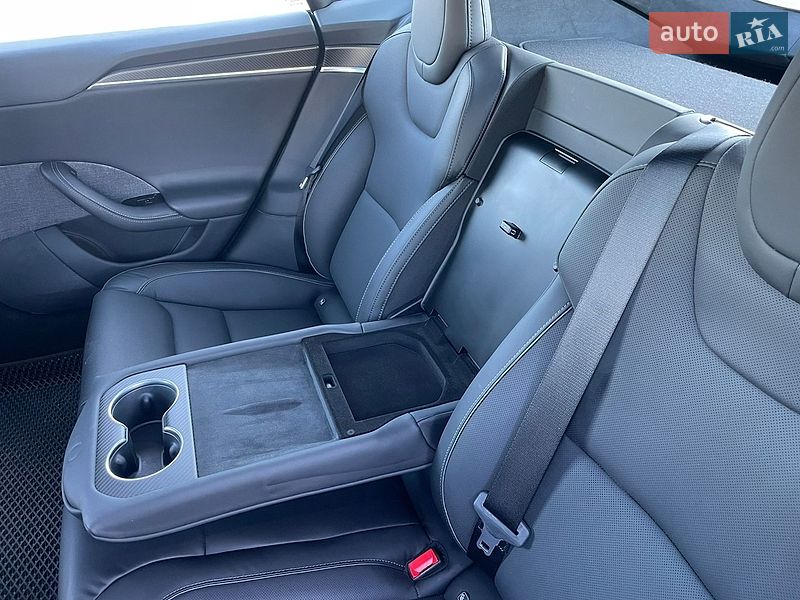 Лифтбек Tesla Model S 2023 в Ровно