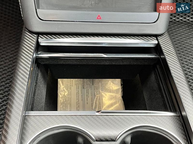 Лифтбек Tesla Model S 2023 в Ровно