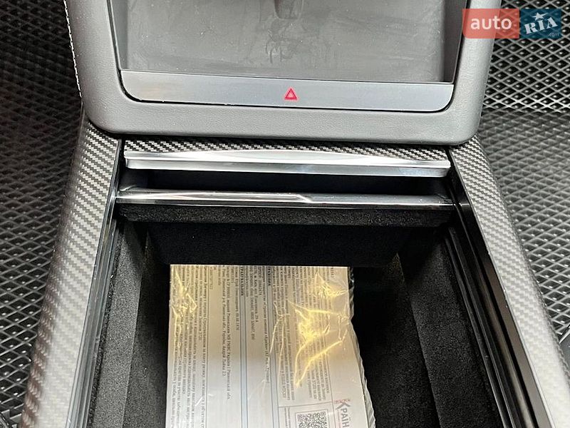 Лифтбек Tesla Model S 2023 в Ровно