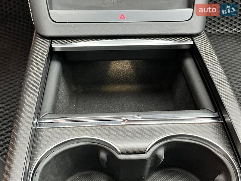 Лифтбек Tesla Model S 2023 в Ровно