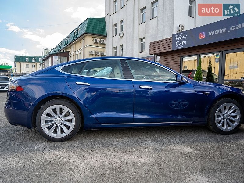 Лифтбек Tesla Model S 2019 в Киеве фото 12 Лифтбек Tesla Model S 2019 в Киеве
