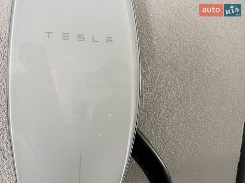Лифтбек Tesla Model S 2021 в Киеве