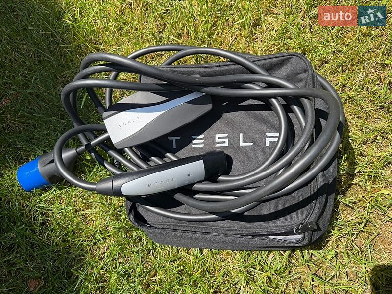 Лифтбек Tesla Model S 2021 в Киеве