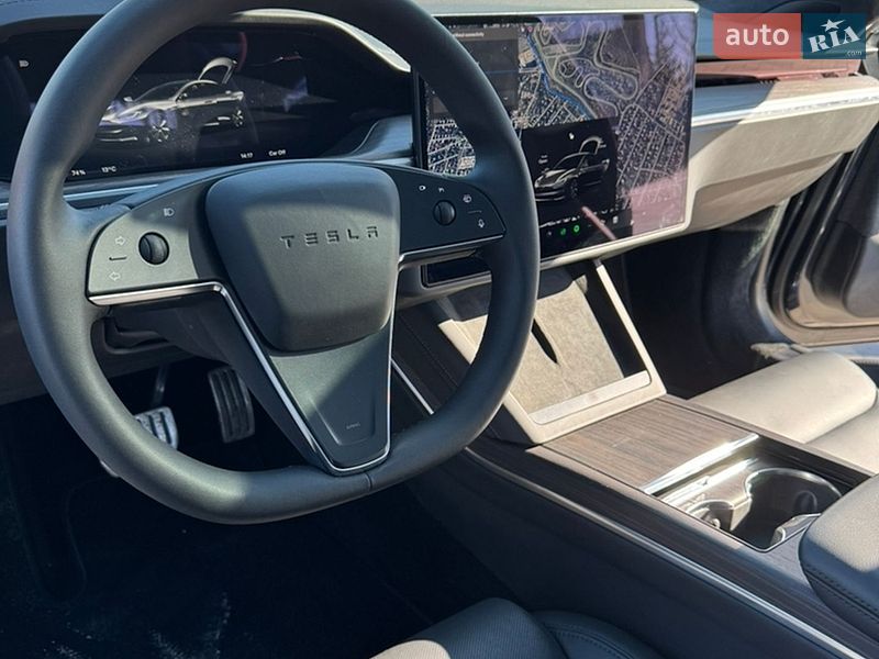 Лифтбек Tesla Model S 2023 в Киеве