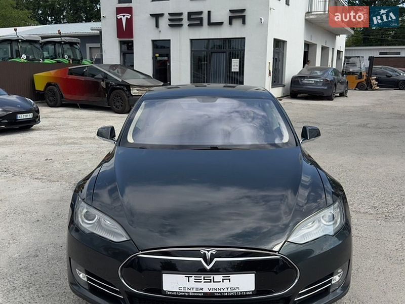 Tesla Model S 2013