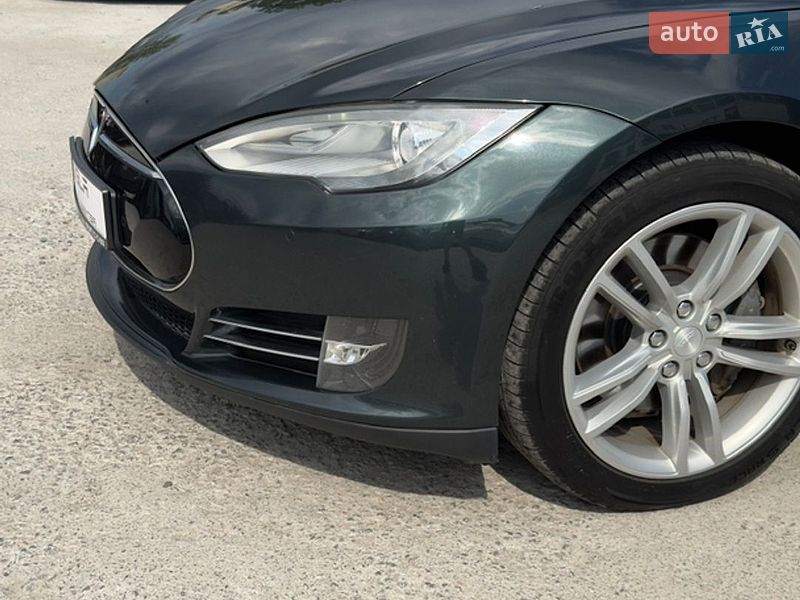Лифтбек Tesla Model S 2013 в Виннице