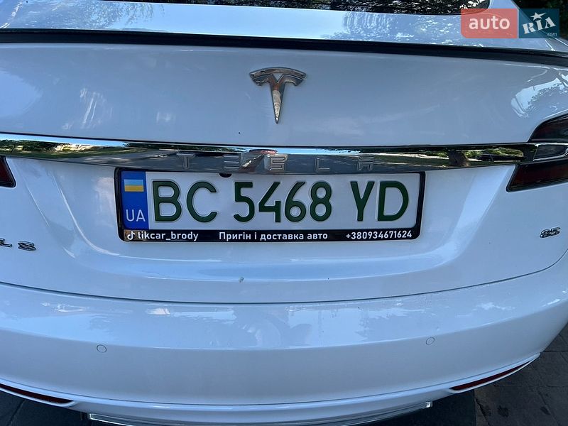 Лифтбек Tesla Model S 2015 в Бродах