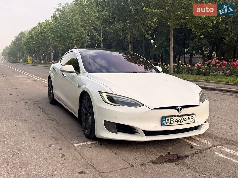 Ліфтбек Tesla Model S 2017 в Звенигородці фото 2 Ліфтбек Tesla Model S 2017 в Звенигородці