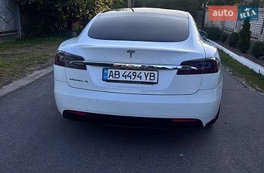Ліфтбек Tesla Model S 2017 в Звенигородці фото 9 Ліфтбек Tesla Model S 2017 в Звенигородці