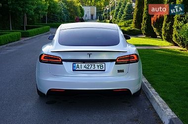 Лифтбек Tesla Model S 2022 в Киеве