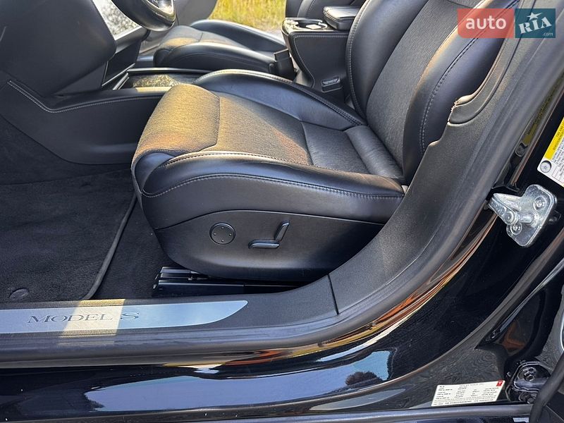 Лифтбек Tesla Model S 2018 в Трускавце