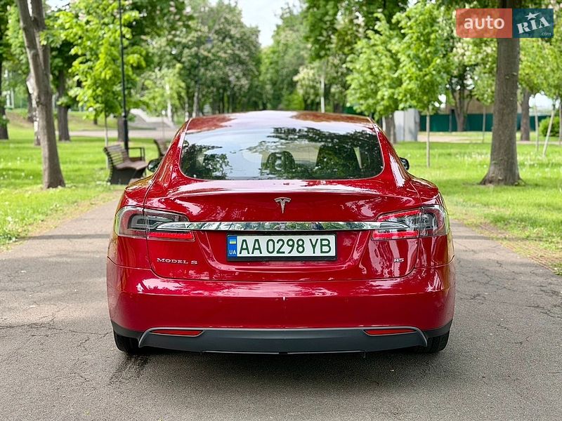 Ліфтбек Tesla Model S 2014 в Києві