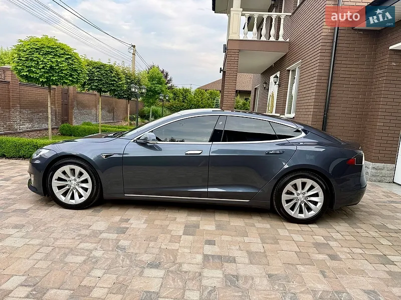 Tesla Model S 2018 VIN 5YJSA1E20JF297702 фото оголошення 8 з 115