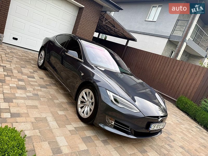 Ліфтбек Tesla Model S 2018 в Києві