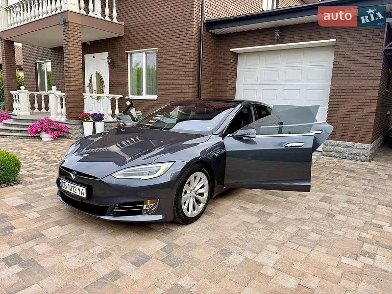 Tesla Model S 2018 VIN 5YJSA1E20JF297702 фото оголошення 27 з 115