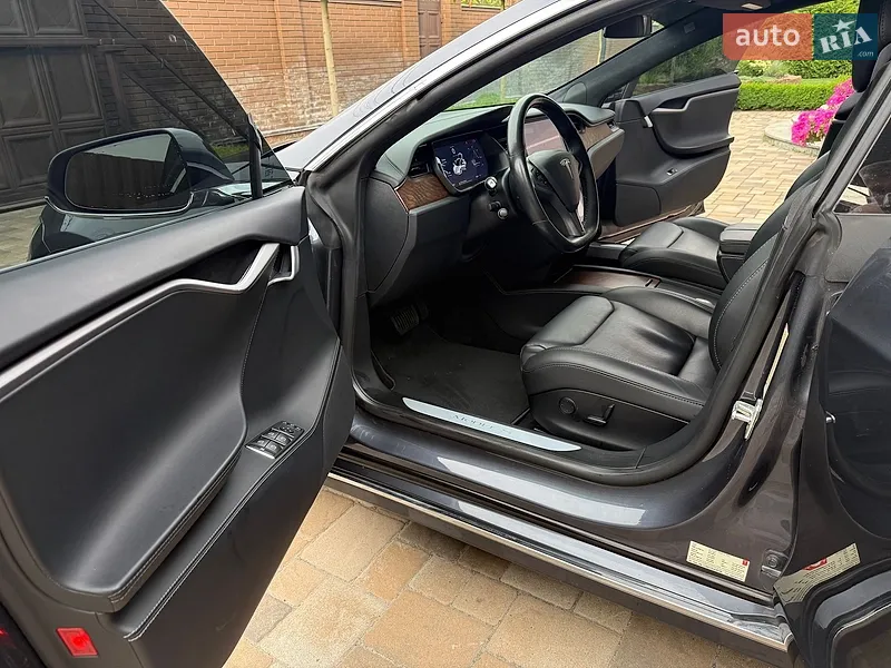 Tesla Model S 2018 VIN 5YJSA1E20JF297702 фото оголошення 43 з 115