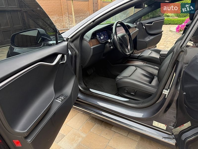 Ліфтбек Tesla Model S 2018 в Києві